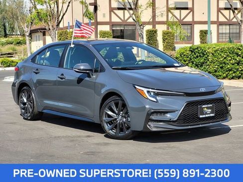 Used 2023 Toyota Corolla SE image 2