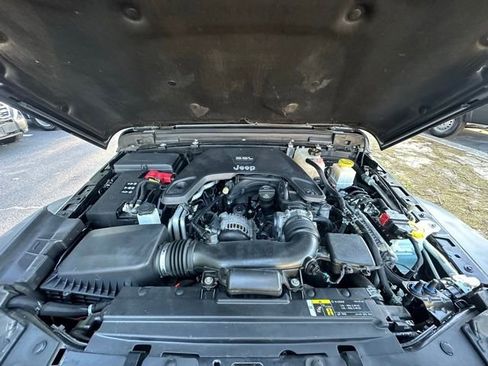 Used 2020 Jeep Gladiator Sport w/ Quick Order Package 24S image 16