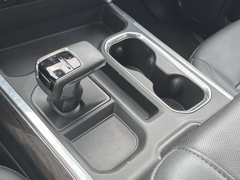 Used 2025 Chevrolet Silverado 1500 LTZ w/ LTZ Premium Package AWD/4WD image 33