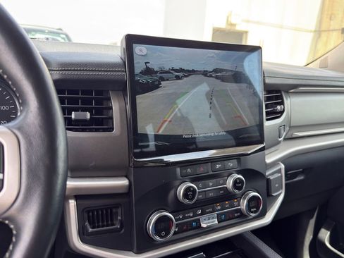 Used 2024 Ford Expedition Max XLT image 17