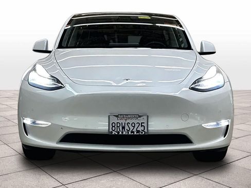 Used 2020 Tesla Model Y Long Range AWD/4WD image 3