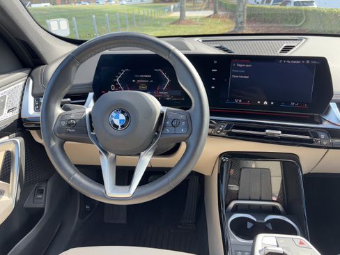 Certified 2025 BMW X1 xDrive28i w/ Technology Package image 31