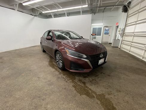 Used 2023 Nissan Altima 2.5 SV image 8