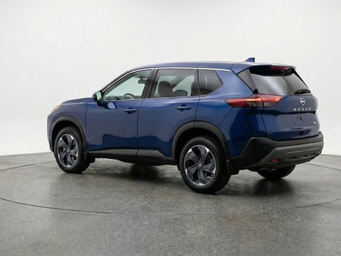 Used 2025 Nissan Rogue SV image 6