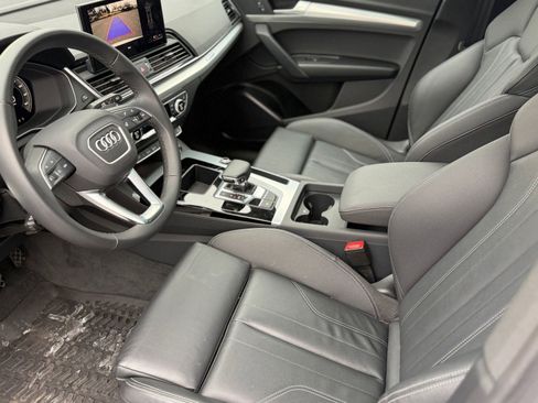 Certified 2025 Audi Q5 2.0T Premium w/ Convenience Plus Package image 5