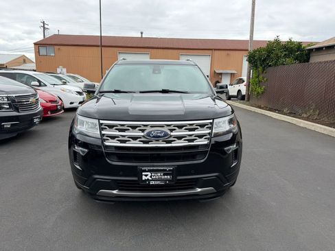 Used 2018 Ford Explorer XLT w/ Equipment Group 202A AWD/4WD image 2