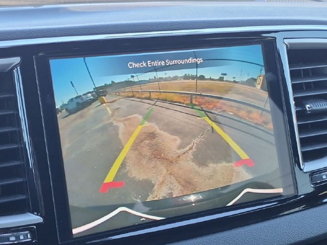 Used 2026 Chrysler Pacifica Select FWD image 25