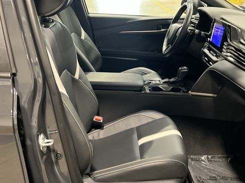 Used 2025 Toyota Camry SE FWD image 28