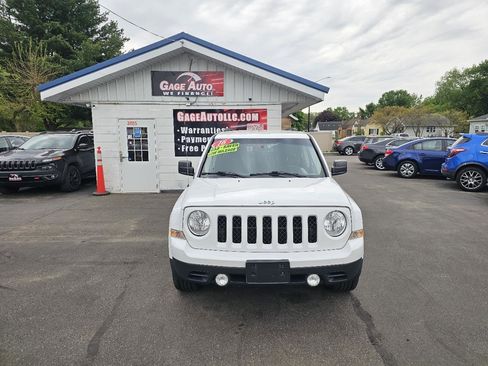 Used 2016 Jeep Patriot Sport w/ Power Value Group FWD image 2