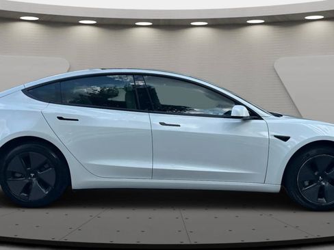 Used 2022 Tesla Model 3 Long Range AWD/4WD image 8
