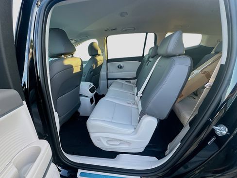 New 2026 Hyundai Ioniq 9 SEL image 18