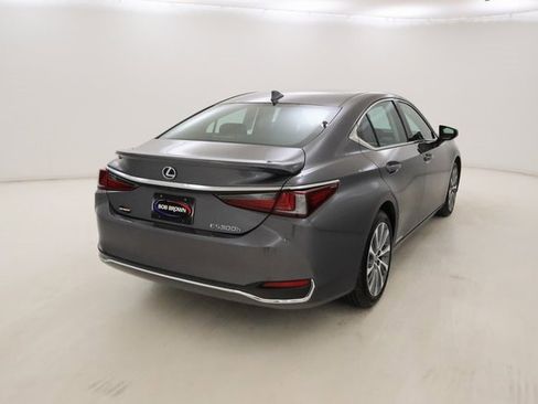 Used 2021 Lexus ES 300h w/ Premium Package image 3