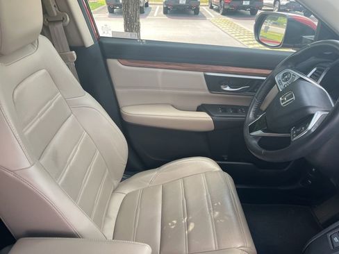 Used 2018 Honda CR-V Touring image 4