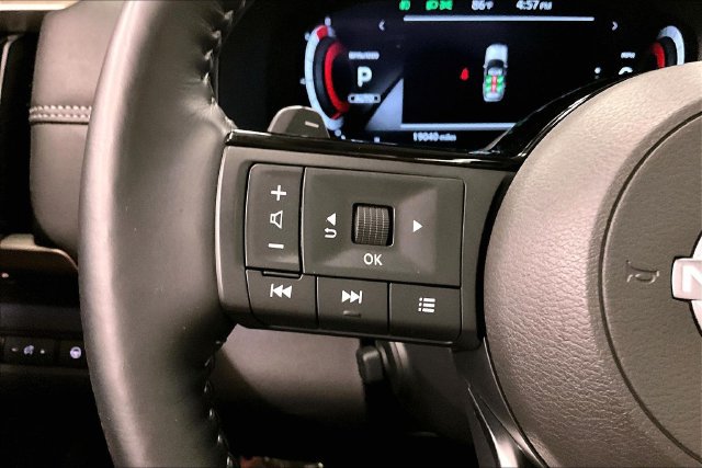 Used 2025 Nissan Pathfinder Platinum AWD/4WD image 27