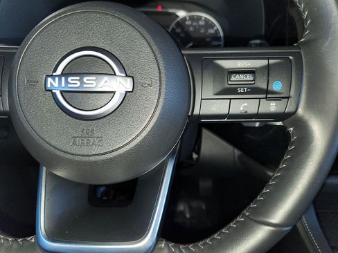 Certified 2025 Nissan Pathfinder SV image 25