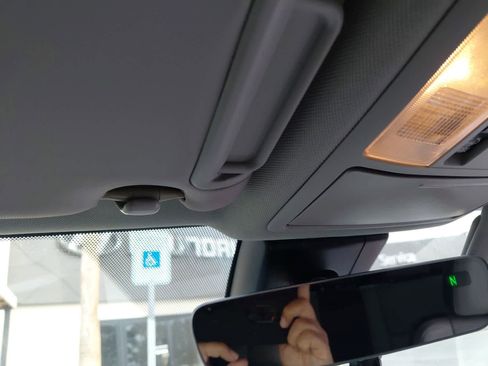 Used 2016 Toyota RAV4 Limited image 6