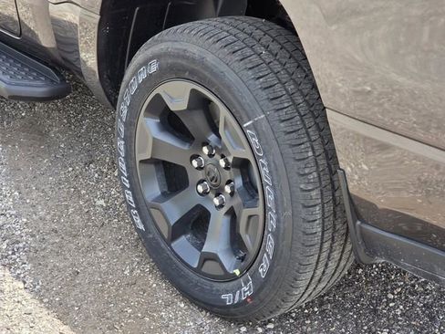 New 2026 RAM 1500 Express AWD/4WD image 8