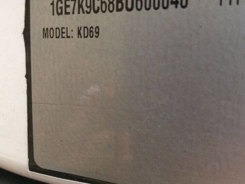 Used 2011 Cadillac DTS Limousine image 7