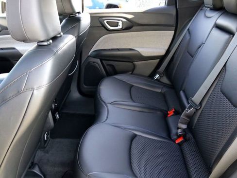 New 2026 Jeep Compass Latitude image 20