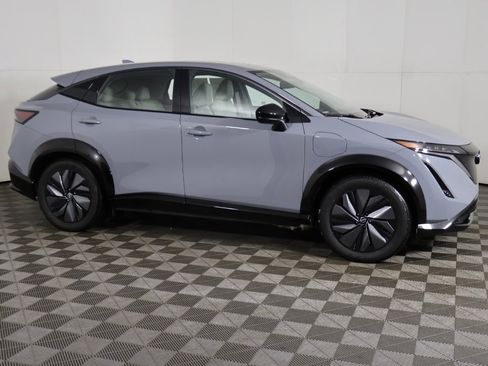Used 2024 Nissan Ariya AWD image 15