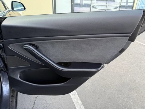 Used 2018 Tesla Model 3 Long Range image 24