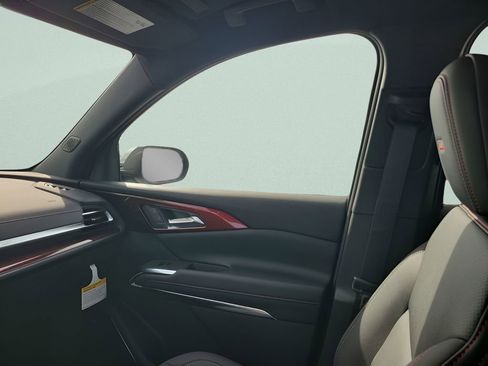 New 2026 Chevrolet Traverse Z71 w/ Enhanced Driving Package AWD/4WD image 11