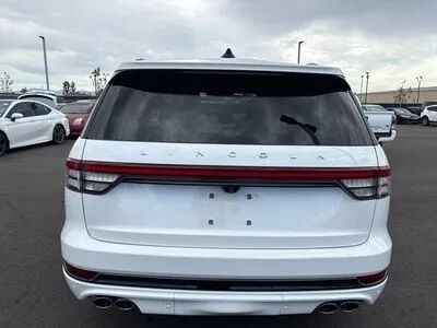 Used 2025 Lincoln Aviator Reserve w/ Luxury Package RWD image 10