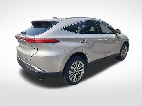 Used 2021 Toyota Venza XLE w/ Softex Package AWD/4WD image 4