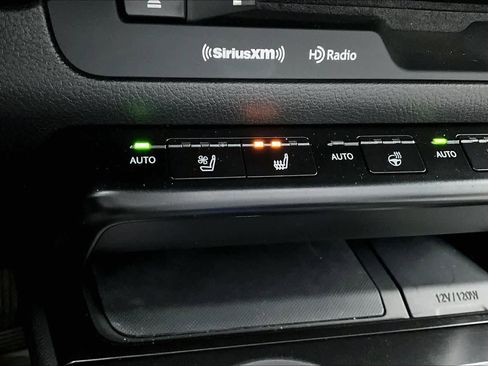 Used 2019 Lexus UX 250h w/ Premium Package image 34