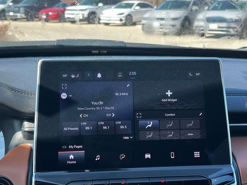 Used 2024 Jeep Compass Limited image 29