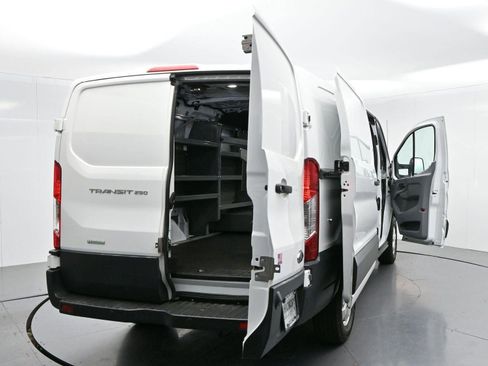 Used 2019 Ford Transit 250 130 Low Roof RWD image 41