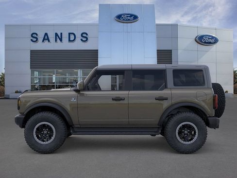 New 2026 Ford Bronco Outer Banks w/ Sasquatch Package AWD/4WD image 3