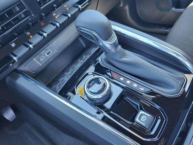 New 2025 GMC Canyon Elevation w/ Technology Package AWD/4WD image 10