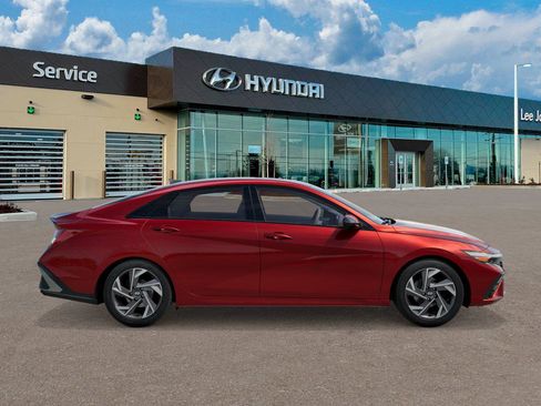 New 2026 Hyundai Elantra SEL Sport image 7