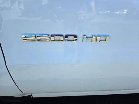 Used 2017 Chevrolet Silverado 2500 W/T AWD/4WD image 34