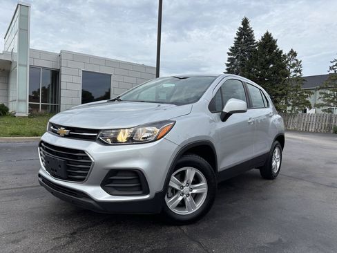 Used 2018 Chevrolet Trax LS AWD/4WD image 3