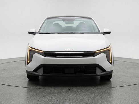 Used 2025 Kia K4 LXS image 2