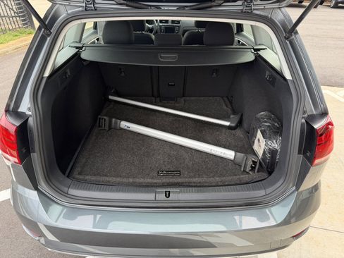 Used 2018 Volkswagen Golf S image 12