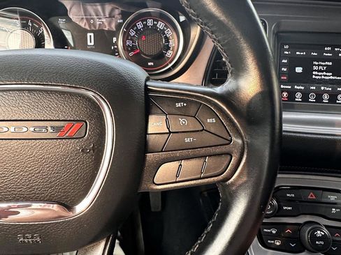 Used 2023 Dodge Challenger SXT image 18