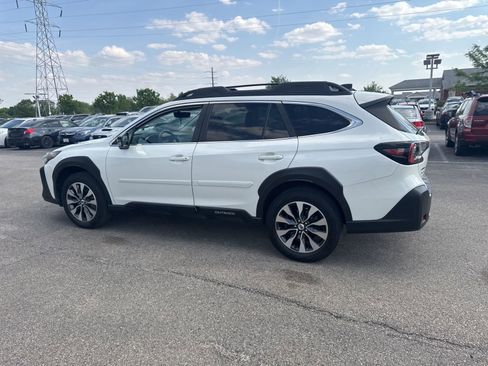 Certified 2023 Subaru Outback Limited AWD/4WD image 8
