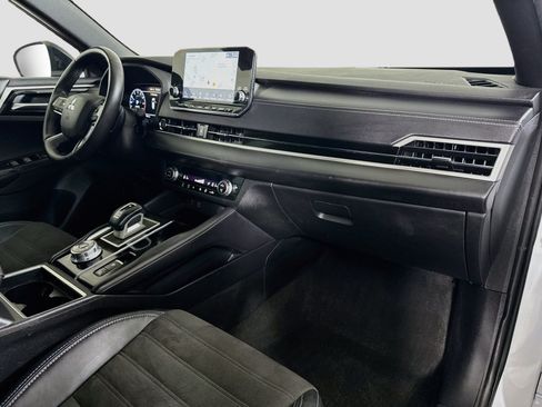 Used 2023 Mitsubishi Outlander SE Black Edition FWD image 30
