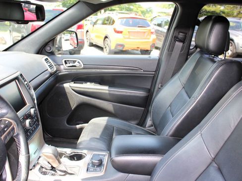 Used 2016 Jeep Grand Cherokee Limited AWD/4WD image 14