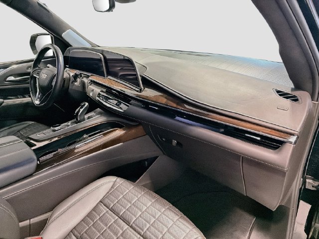 Used 2024 Cadillac Escalade Sport Platinum w/ LPO, ONYX Package AWD/4WD image 26
