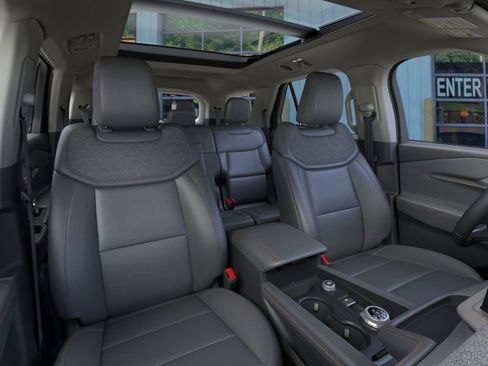 Used 2025 Ford Explorer Active w/ Active Comfort Package image 10