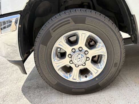 Used 2024 RAM 2500 Big Horn AWD/4WD image 9