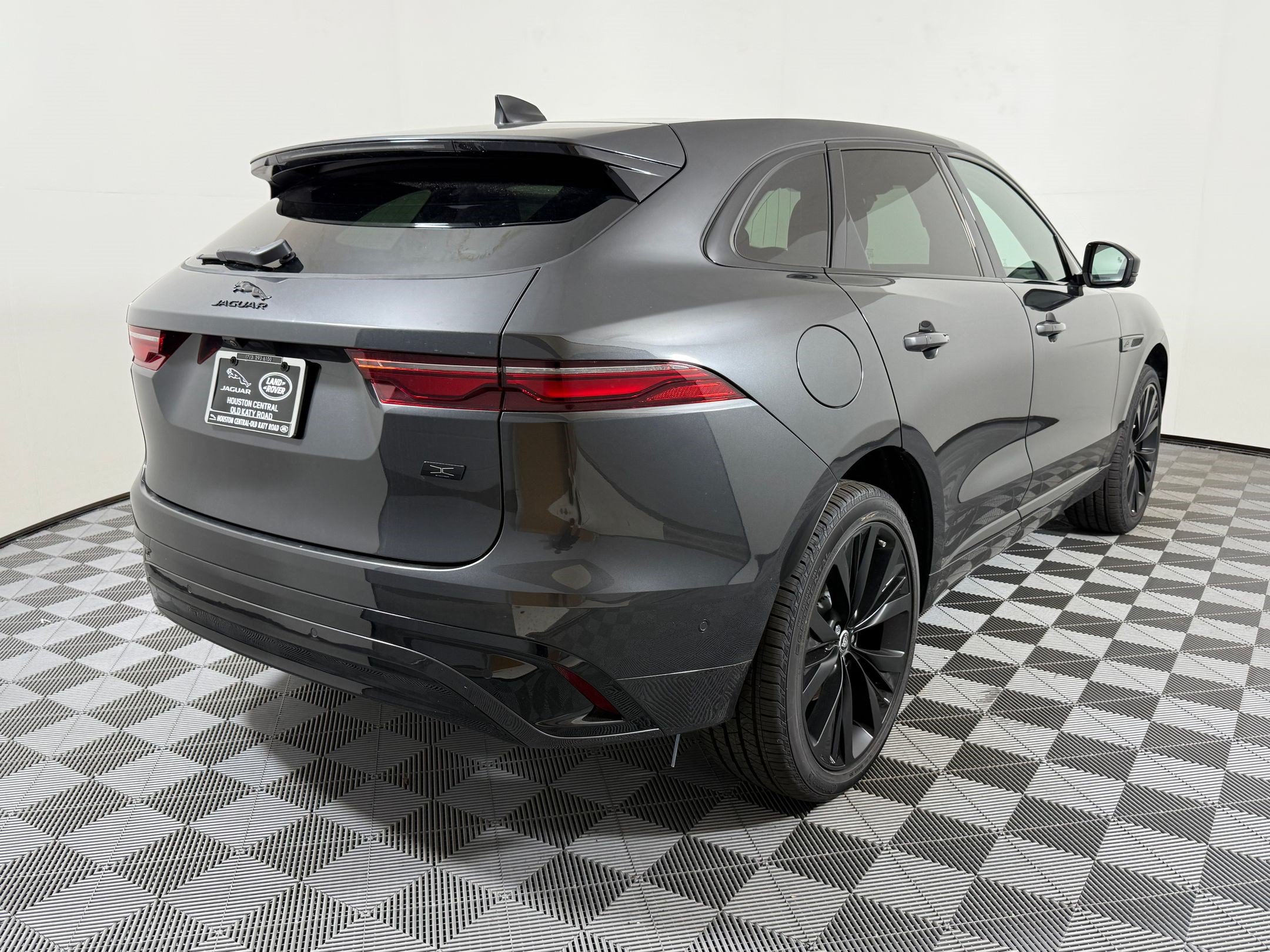New 2026 Jaguar F-PACE R-Dynamic S AWD/4WD image 9