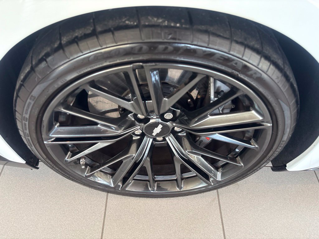 Used 2018 Chevrolet Camaro ZL1 RWD image 13