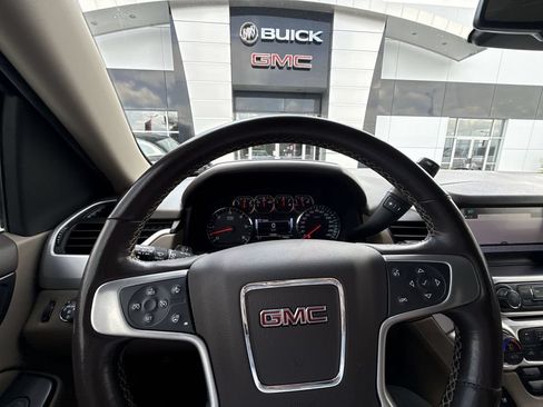 Certified 2019 GMC Yukon XL SLT w/ Open Road Package RWD image 17