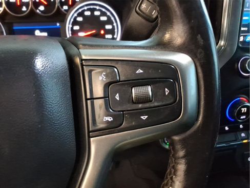 Used 2022 Chevrolet Silverado 1500 LT AWD/4WD image 19