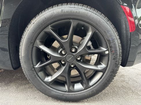 New 2027 Chrysler Pacifica Limited AWD/4WD image 11